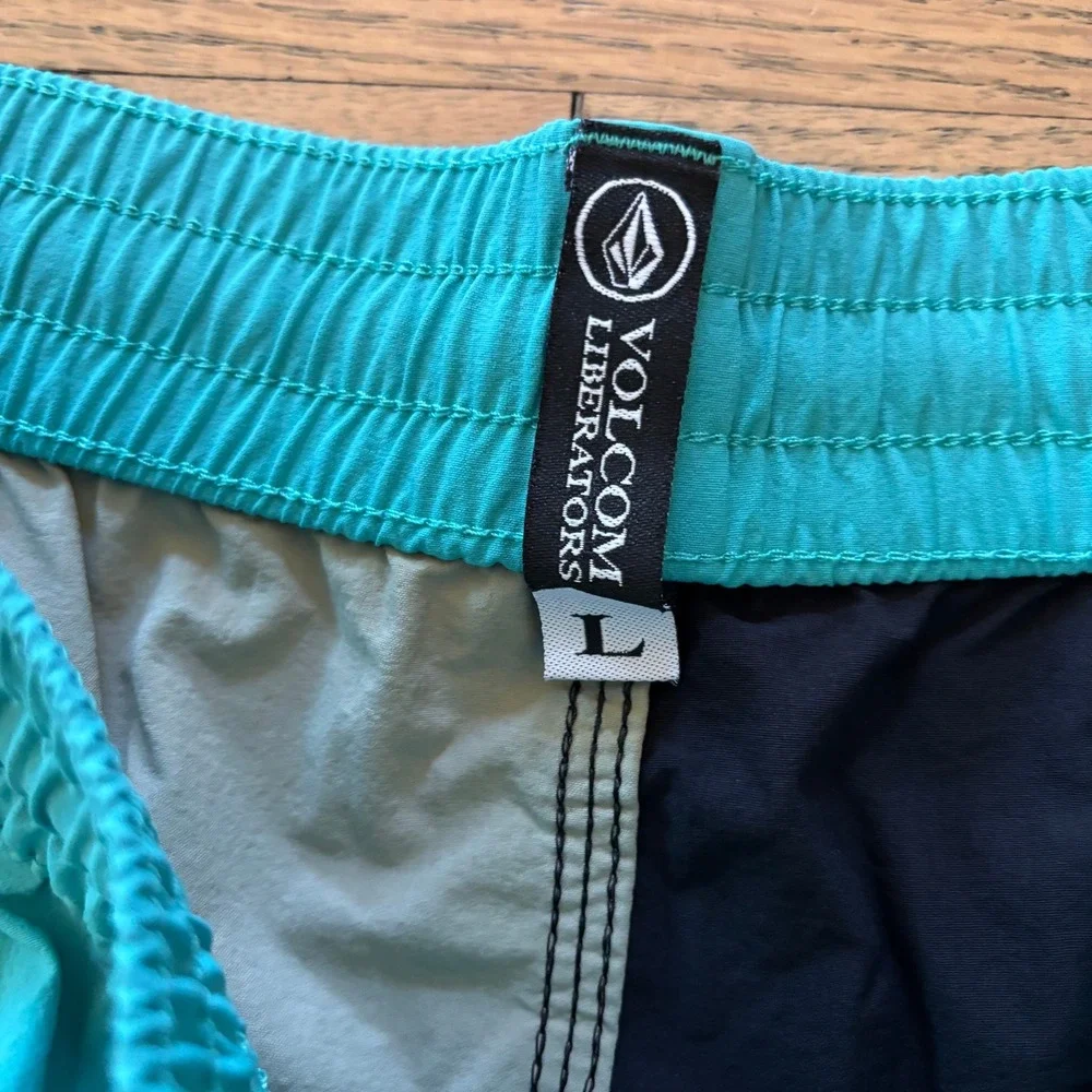 NWT Volcom Liberators Mens Large Colorblock Board‎ Shorts Blue Tan Black Swim